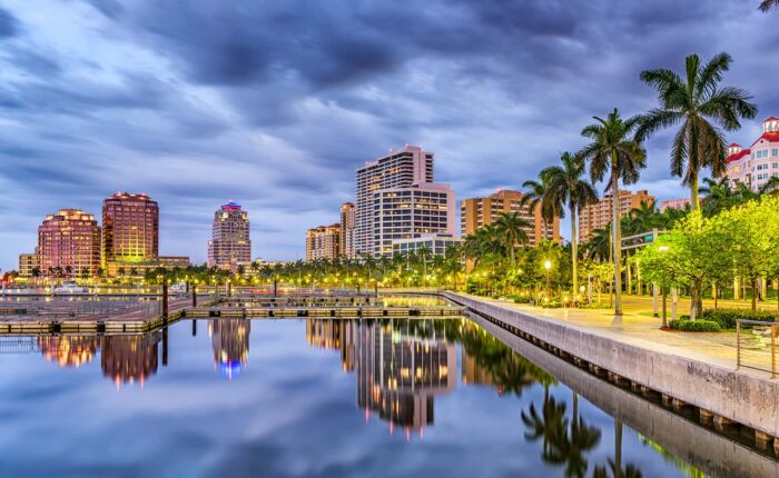 11Experience everything Orlando has to offer with our guided local tours and excursions.