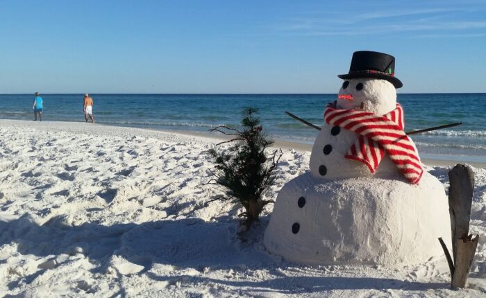 A festive "snowman" on the beach
